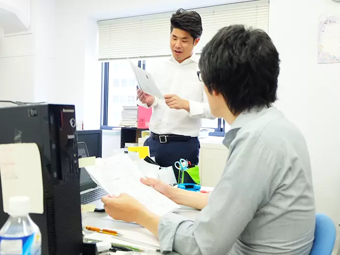 20～30代の若手が活躍中！一人に業務が偏らないよう、助け合いながら仕事を進めています。