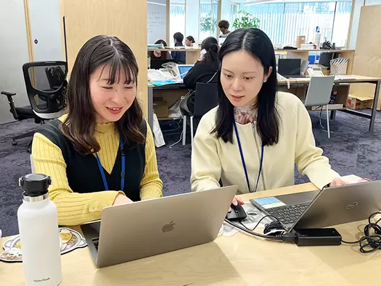 マーケティング担当は女性社員2名！イチからサポートしますので、ご安心ください♪