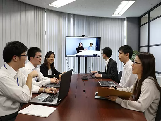 テレビ会議の様子！拠点は離れていてもコミュニケーションが盛ん♪