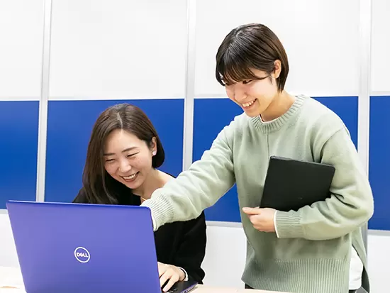優しい先輩たちのサポートが受けられます。