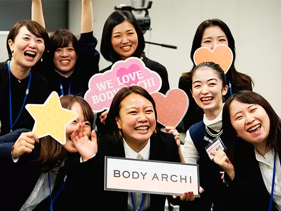 定期的に食事会やイベントなども開催しています。交流しながら互いを理解し合える 風通しの良い環境です。