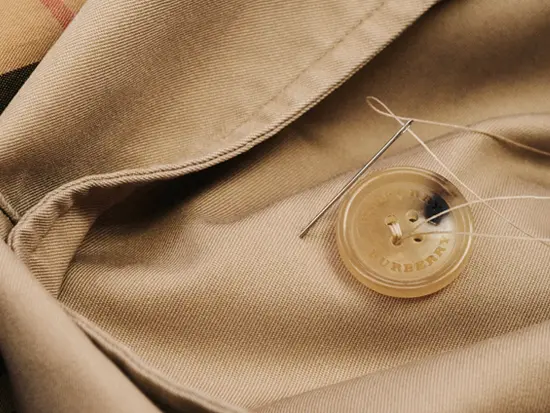年齢・性別問わず愛されるレザーグッズ、RTW、アクセサリー、シューズなどの商品を展開しています。