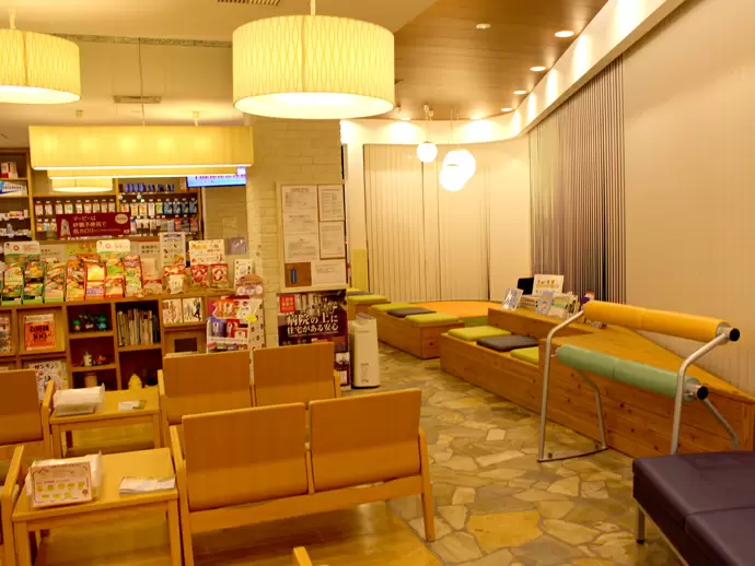 コチラは千里中央の店舗内。落ち着いた雰囲気です！
