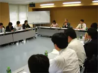 社内ではミーティングも積極的に行われています。