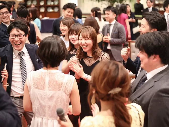 こちらは各部門表彰の様子。職種問わず、社員一人ひとりの頑張りをきちんと評価しています！