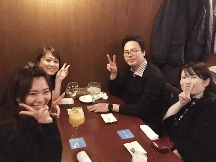 月に数回、社員全員で平日休みを合わせて飲みに行ったり旅行に行ったりしています♪
