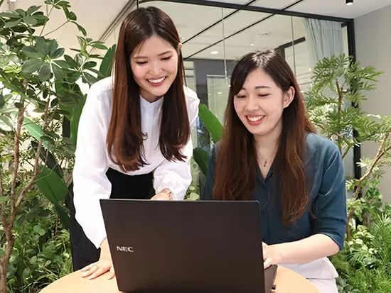 優しい先輩が丁寧に教えてくれます☆彡