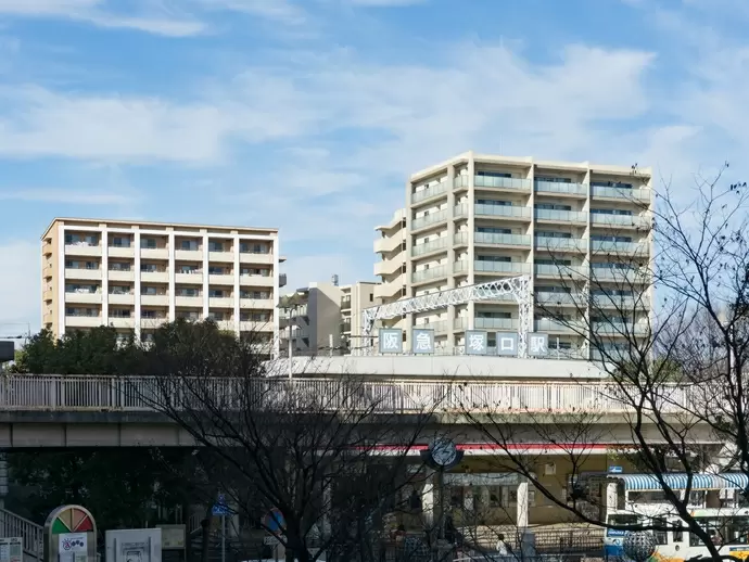 落ち着いた雰囲気が魅力の塚口駅周辺で、のびのびと働くことができます。