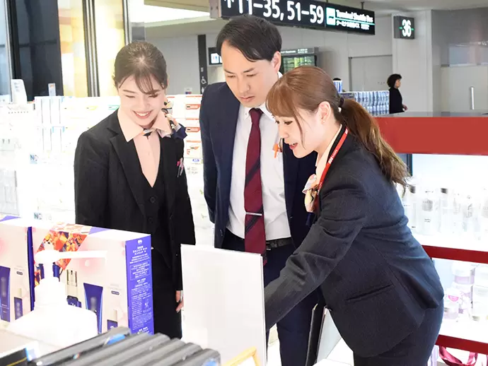 お客様に説明するうちに、人気ブランドの製品にとても詳しくなれます♪
