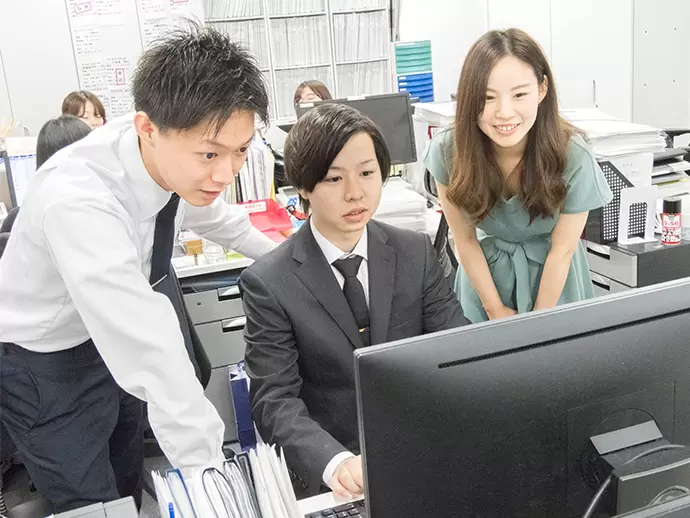 未経験の方でも、先輩社員が丁寧にお教えするので安心して働ける環境です。