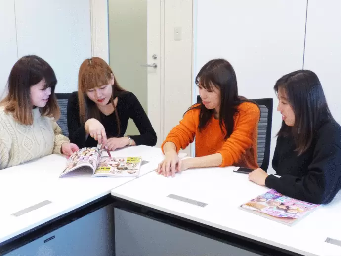『Popteen』『美人百花』をはじめ、幅広い出版物を発行しています。