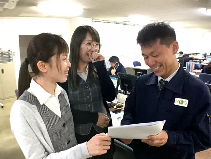 女性が元気なのもハンナンフーズ九州の特徴です笑。のびのびやりましょう♪