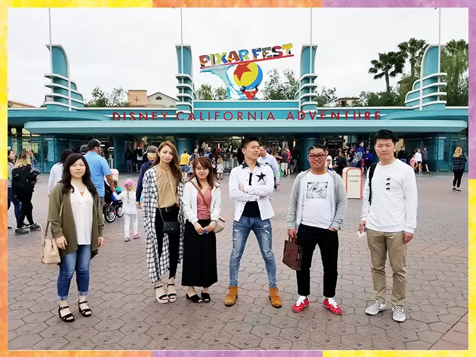 前回の社員旅行でロサンゼルスへ行ったときの写真です！今年はハワイに行きますよ♪