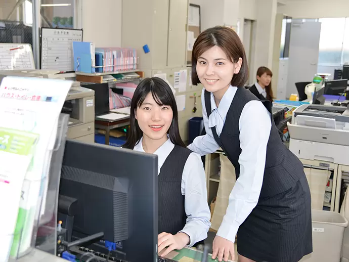 分からないところは先輩がしっかりサポート♪