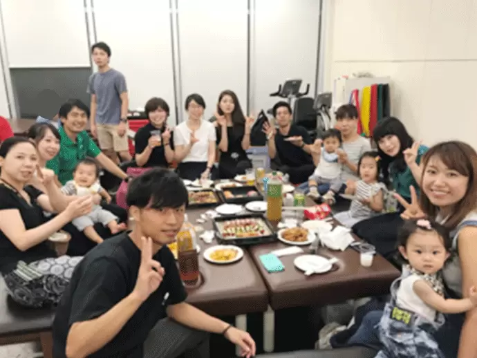 定期イベントの納涼会でのひとコマ。スタッフは皆仲良しです！