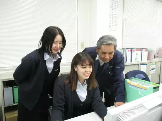 日々みんなで協力して業務を行っています！