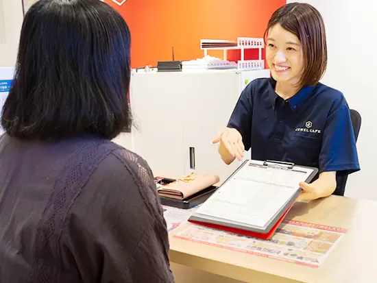 人と接することが好きな方、お客様とのコミュニケーションを楽しめる方にピッタリです