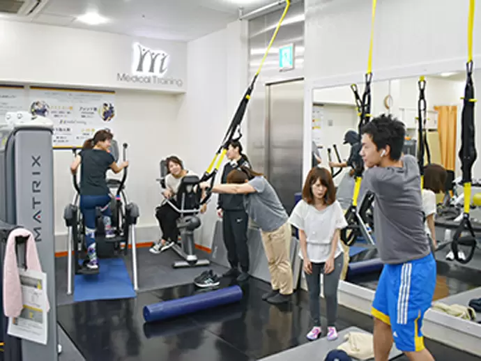 併設のフィットネスは無料で使用OK！健康第一で働くため､みんなで楽しく活用しています｡