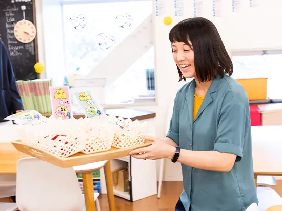 教室はおしゃれなカフェのような柔らかい雰囲気です。