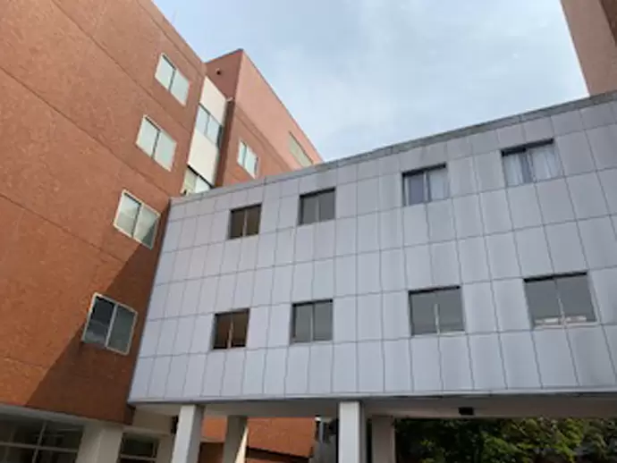 多くの職員が行き交う近畿大学病院での勤務です。