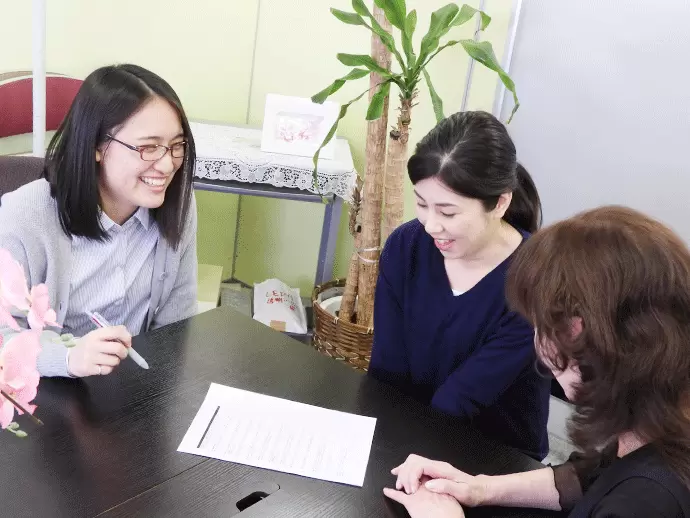 業務は色々ありますが、しっかり丁寧に教えますので少しずつ覚えていけば大丈夫です！