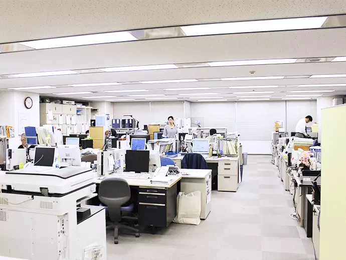 本社メンバーは現在22名。少人数ですが和気あいあいとした明るい雰囲気の職場です！