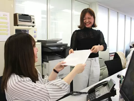 社員同士のチームワークもバツグン！共に残業ゼロを目指して協力し合っています！