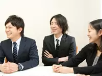 活発なミーティングで、新しい制度や取り組みにも社員の声が活かされています。