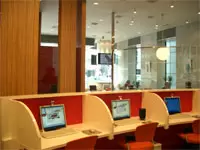 社会人対象のネットカフェ風教室 アイリス・プラザ（東京・港）