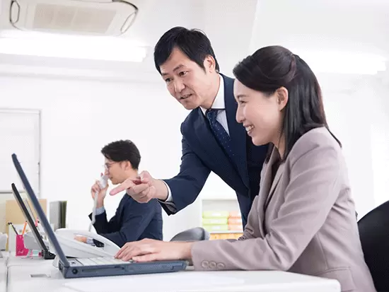 20～30代の女性が多数活躍中！　分からないことは丁寧にお教えしますので、何でも聞いてくださいね♪