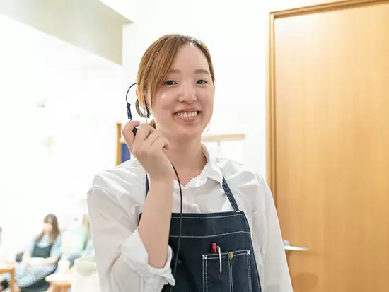 おうちは4階建てなので、カフェスタッフはインカムでやりとりします。