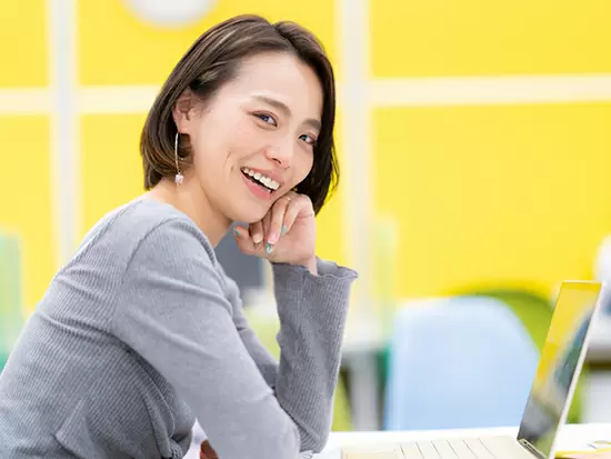 部署・役職関係なく仲が良いので、分からないことは先輩社員が丁寧に教えてくれるので安心です♪