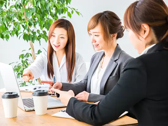 社内のコミュニケーションは活発！社歴や年齢関係なく、フラットな雰囲気も自慢です♪