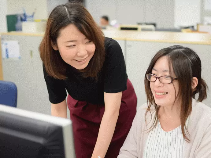 分からないことあれば何でも相談してください。先輩社員が丁寧にサポートします。