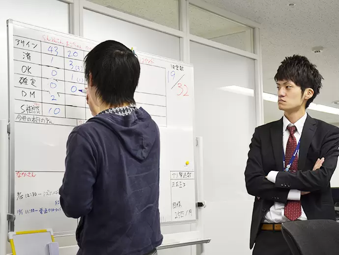 「活気に溢れた社内。男女の差もなく、実力を発揮できる環境です」
