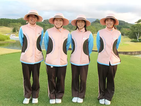 大自然の中で体も動かせて健康的に♪ 紳士のスポーツと呼ばれる、ゴルフのお手伝いをしませんか？