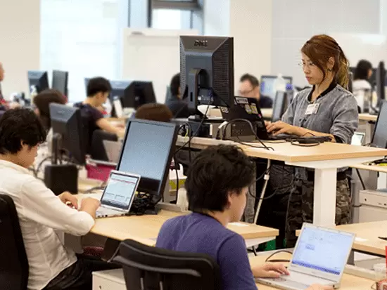 世界にいる約13億の楽天グループサービス利用者に、今後も便利なサービスの提供を行っていきます。