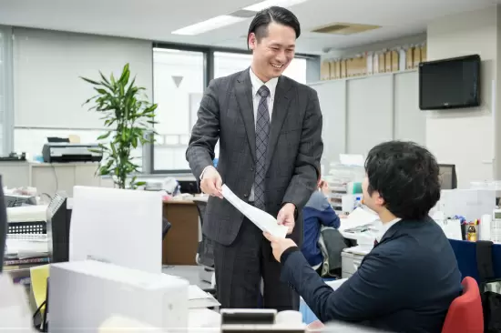 30代中心の営業マンのサポートをお願いします