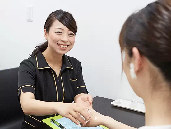 素肌美を追求して44年。お客様のお肌のトラブル、悩みについて真剣に向き合っています。