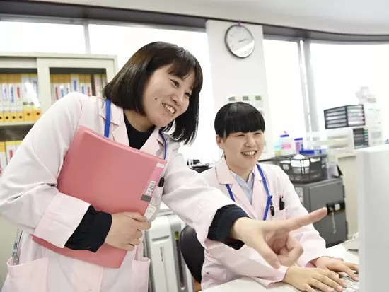 普段からリレーションを取る風土が根付いているので､スタッフ同士仲がいい職場が醸成されています｡