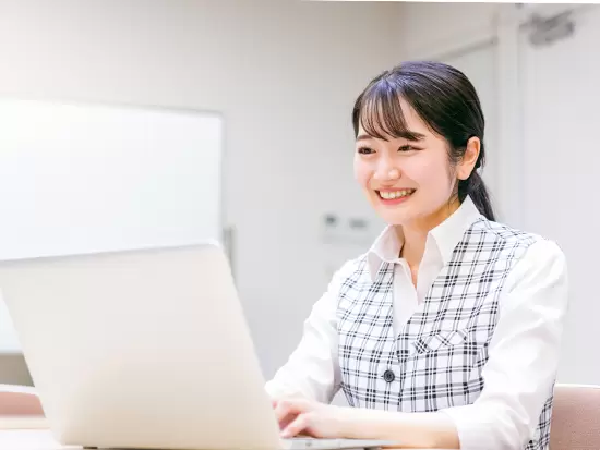 大学病院、総合病院、クリニックなど、未経験から医療の現場で活躍できます。