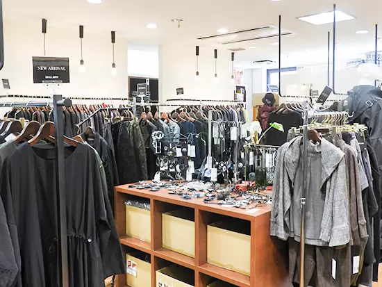 店舗は1F～3Fまでありますが、階ごとにコンセプトは様々です◎