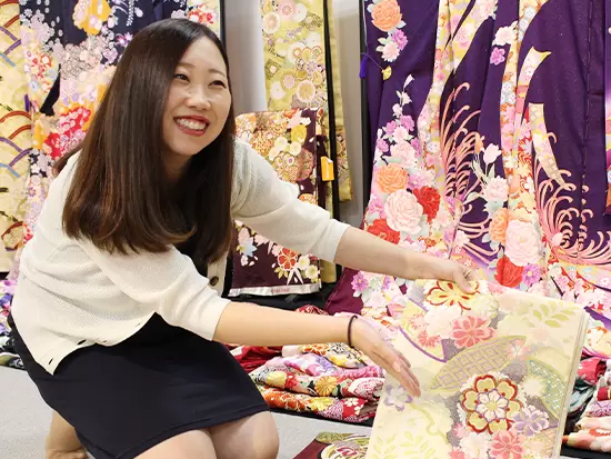 まずはお客様との会話を笑顔で楽しむこと！着物や振り袖の知識はあとから付いてきます。