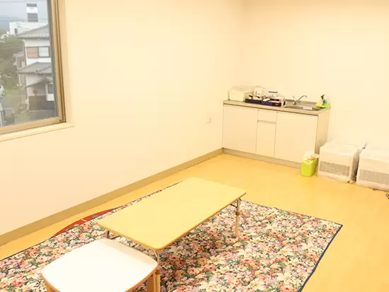 キレイな休憩室と更衣室を完備しています♪