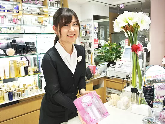 複数の大手メーカーの研修で、イチから専門知識やスキルを身に付けられます。