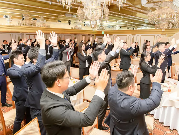 活躍したメンバーを全社員で称えるのが当社流です！