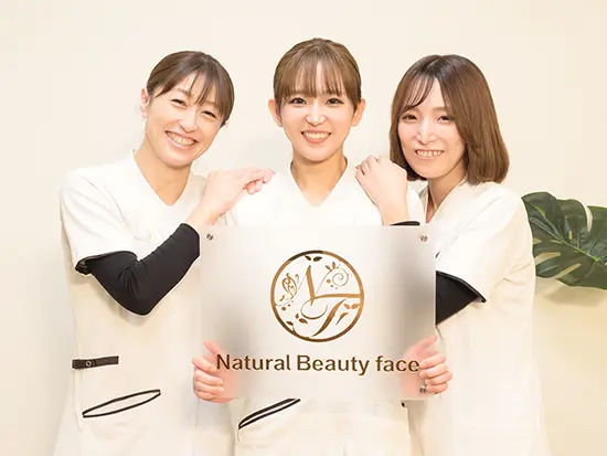 じっくりカウンセリングを行い、お客様の骨格やお悩みに合わせてコースをご提案します！