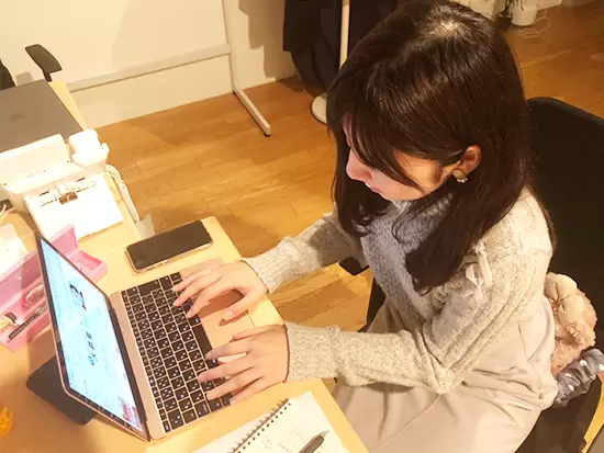 ★クライアントの化粧品などを無料配布する制度やお洒落制度など、女性が喜ぶ制度を取り入れています♪