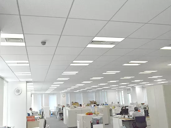 東京本社のオフィス風景です！築10年の新しい本社ビルです♪