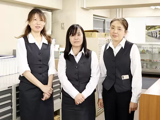 40～50代の女性スタッフが活躍中！仲の良い職場です。